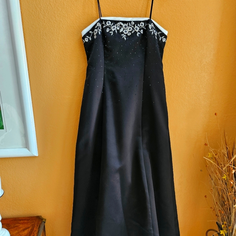 Formal  black and white   Dress